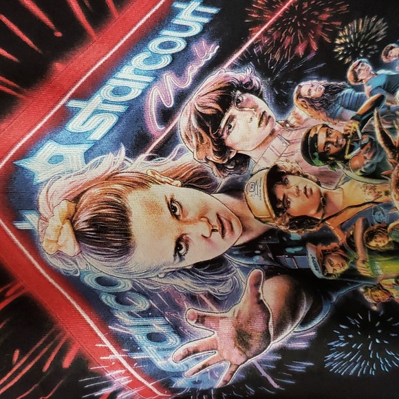 Pull&Bear Stranger Things tshirt - Picture 3 of 5